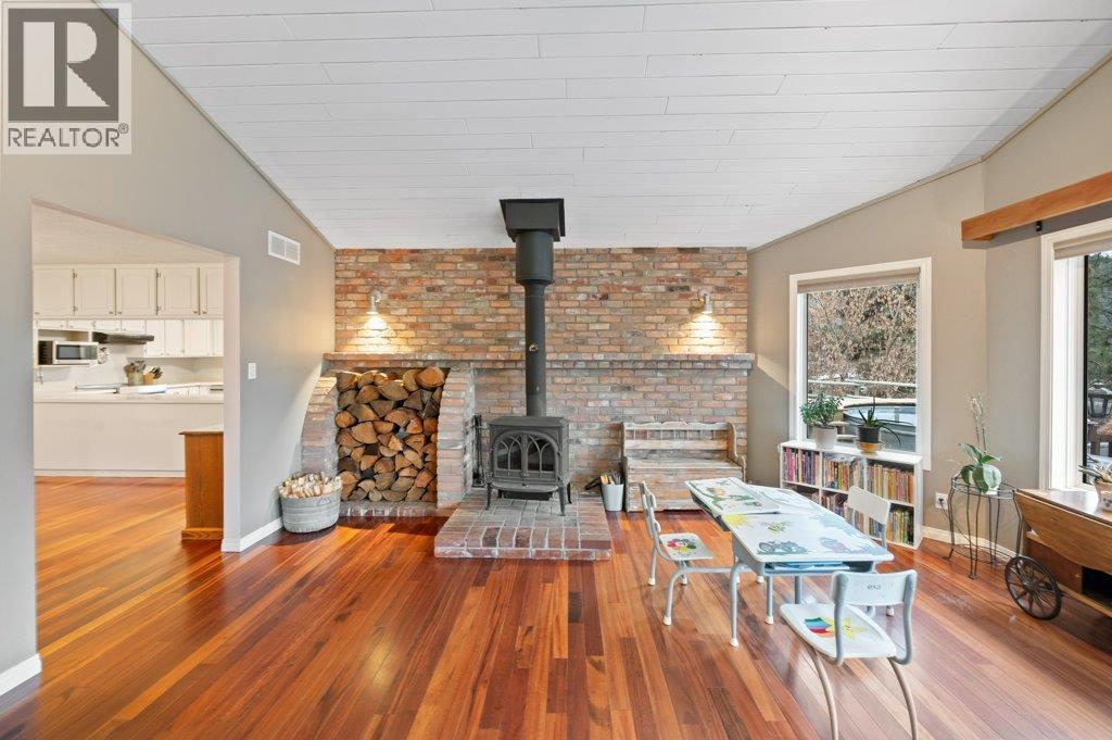 459 Johnson Crescent