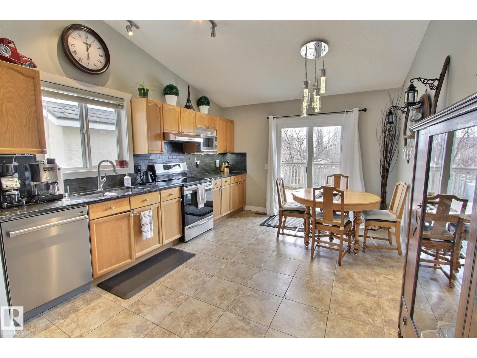 12 BELFRY FAIRWAY CR