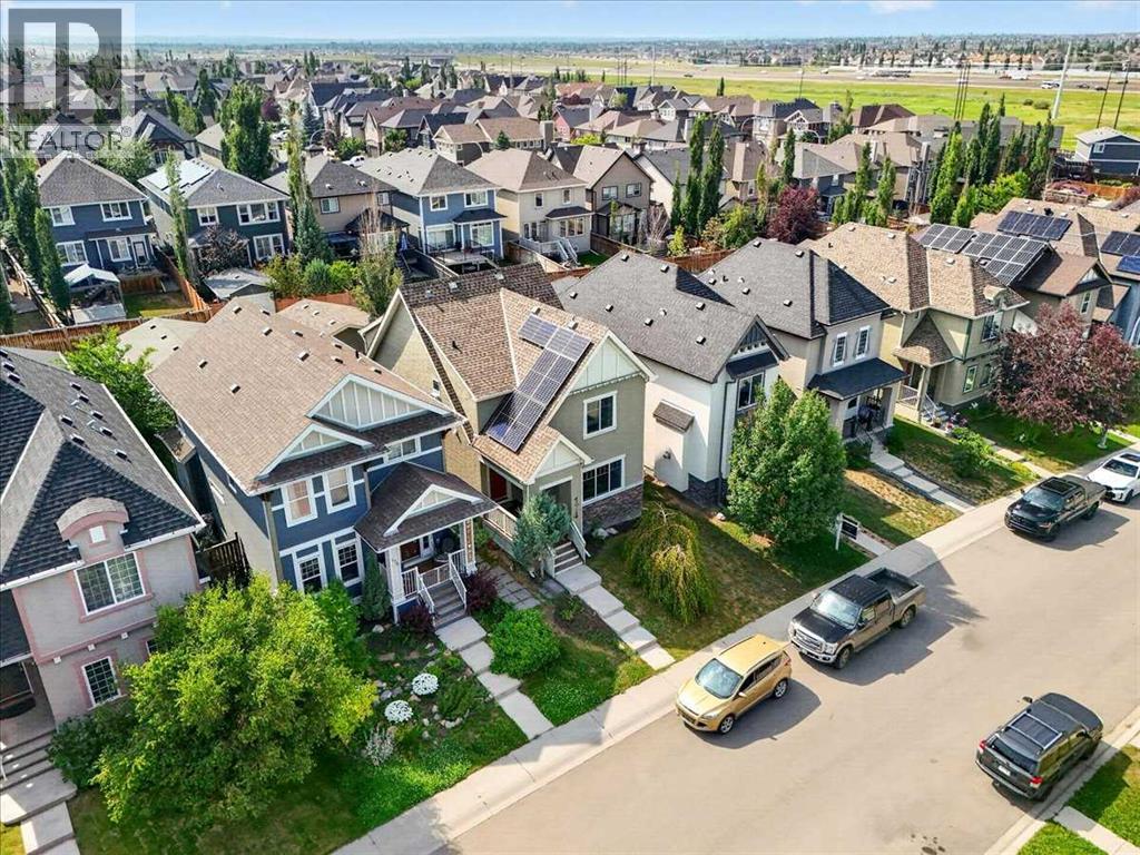174 Mahogany Heights SE