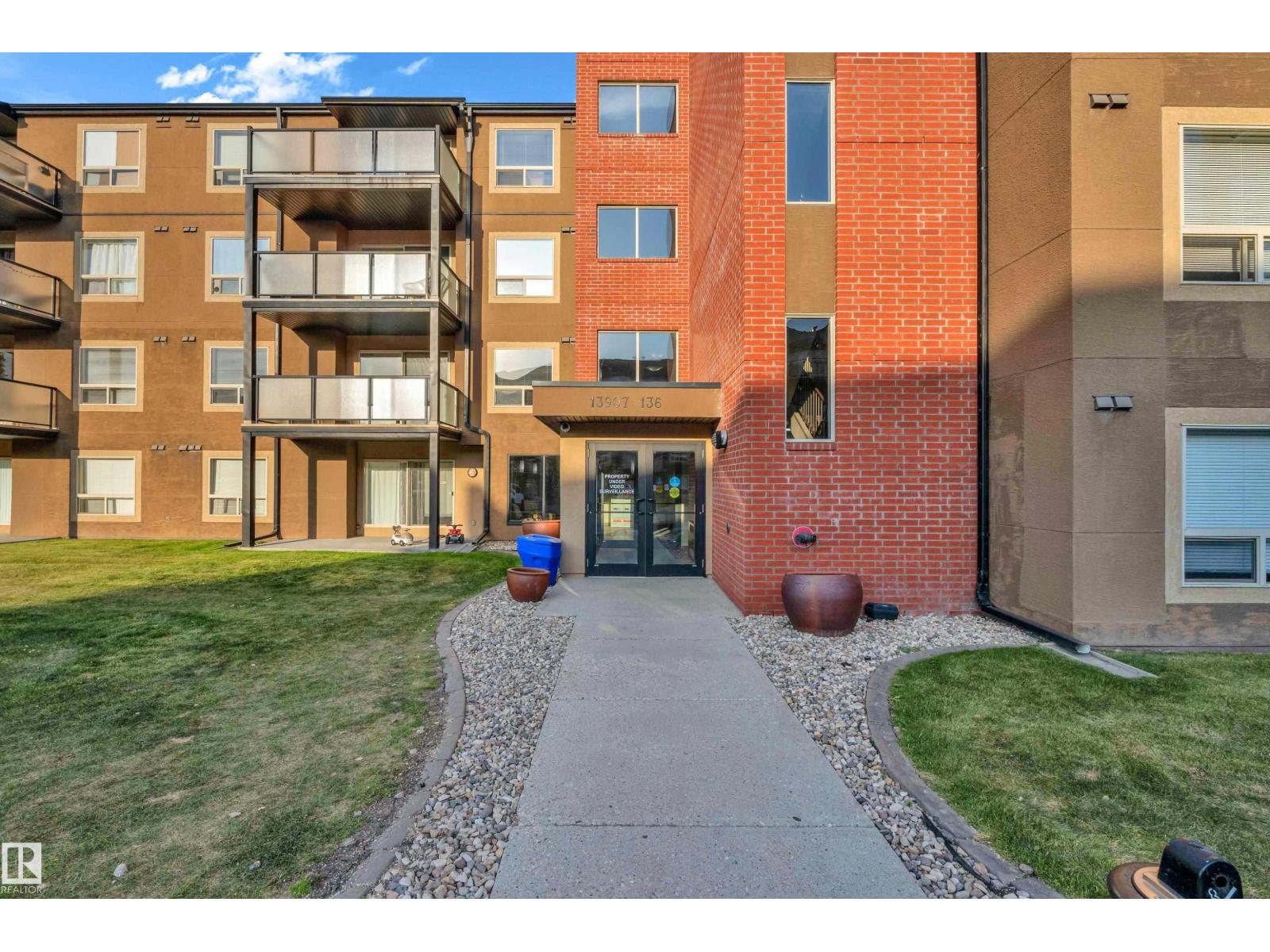 #305 13907 136 ST NW