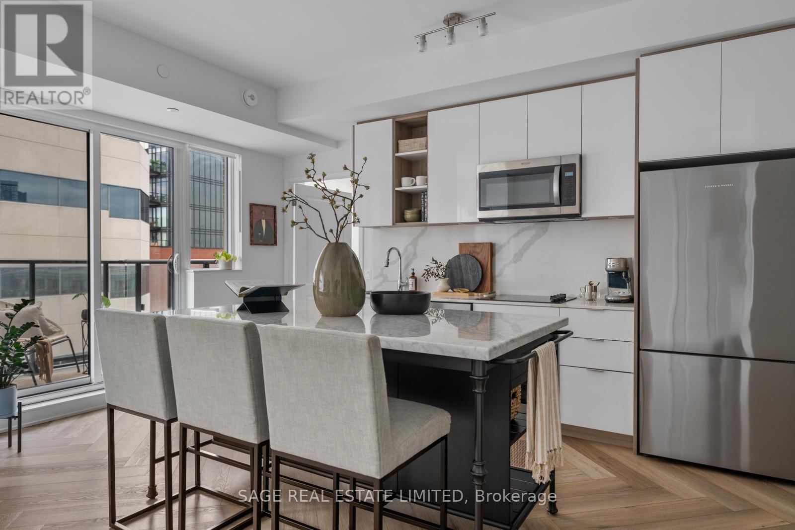 Photo 1 of 25 — 1128 - 543 RICHMOND STREET W Unit 1128, Toronto (Waterfront Communities), ON M5V0W9