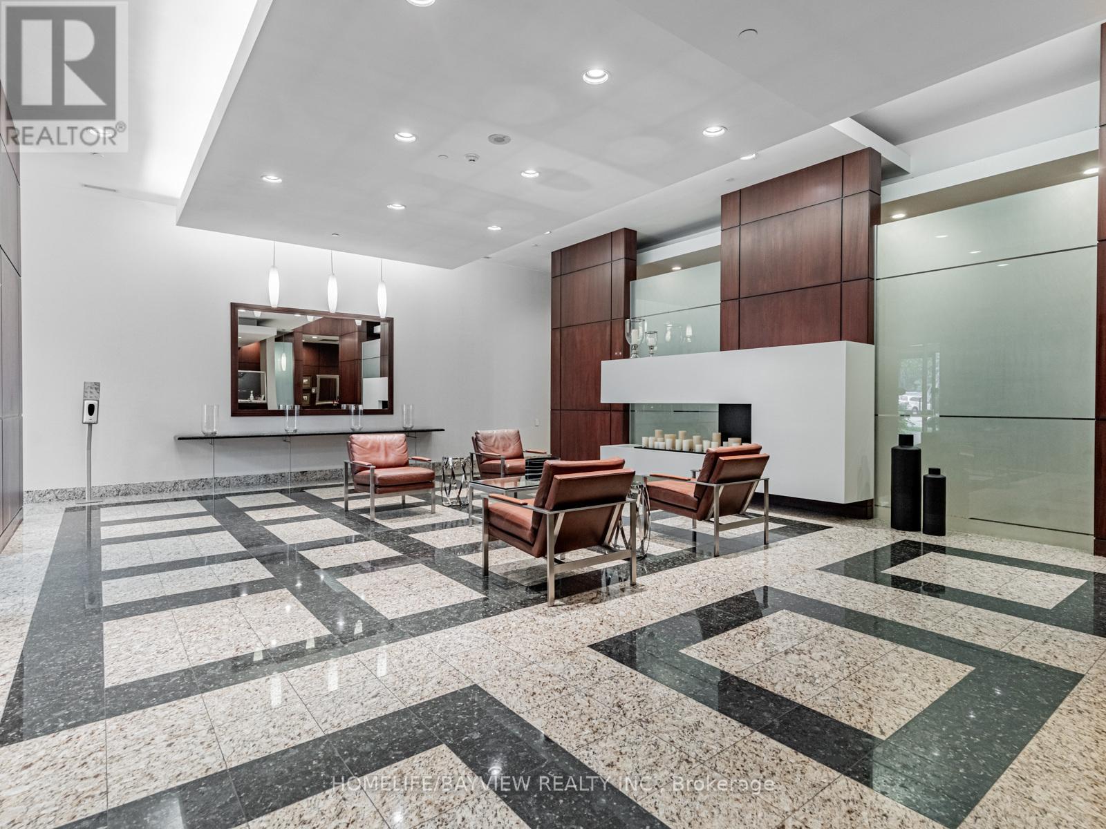 1015 - 18 PARKVIEW AVENUE