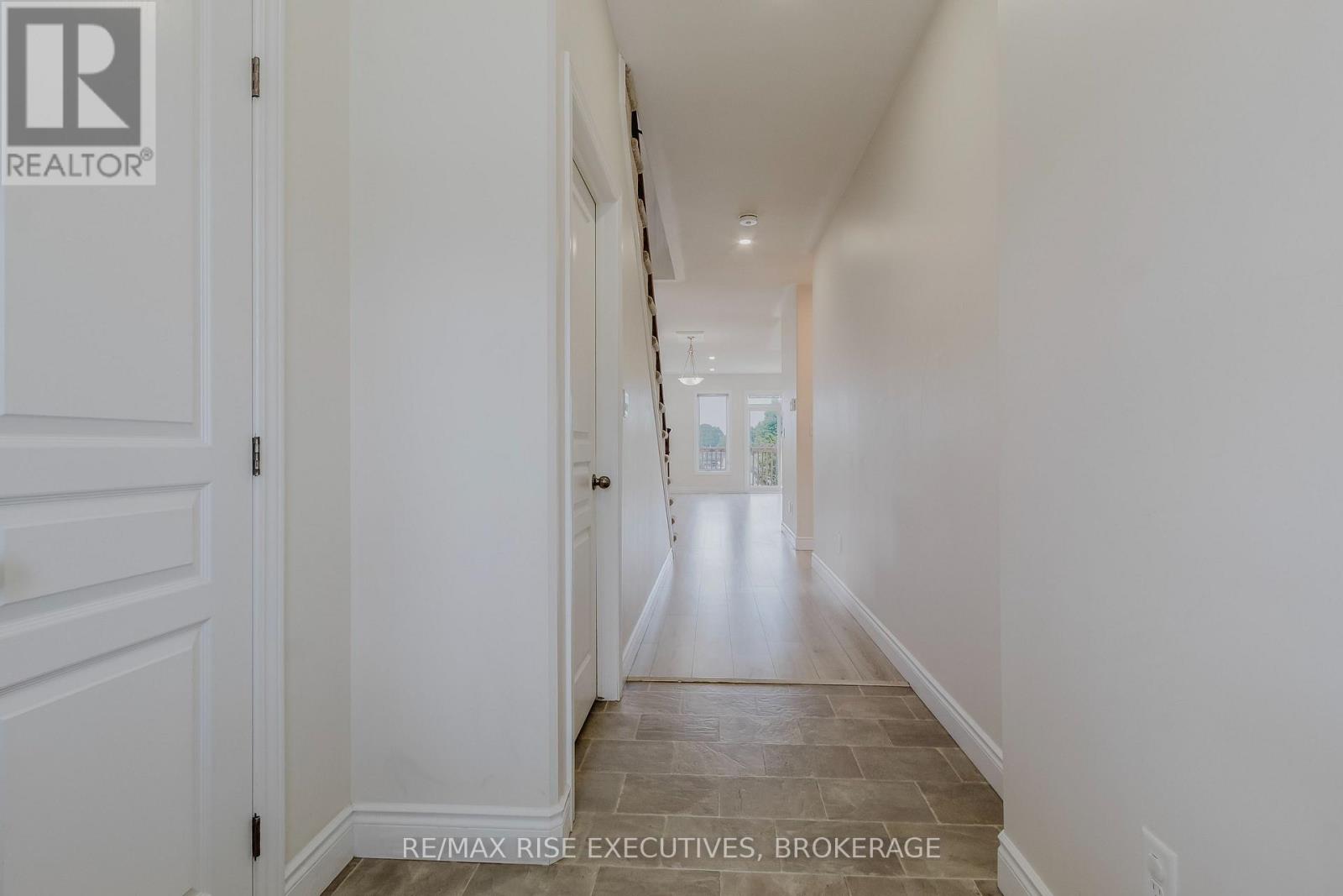 463 BETH CRESCENT