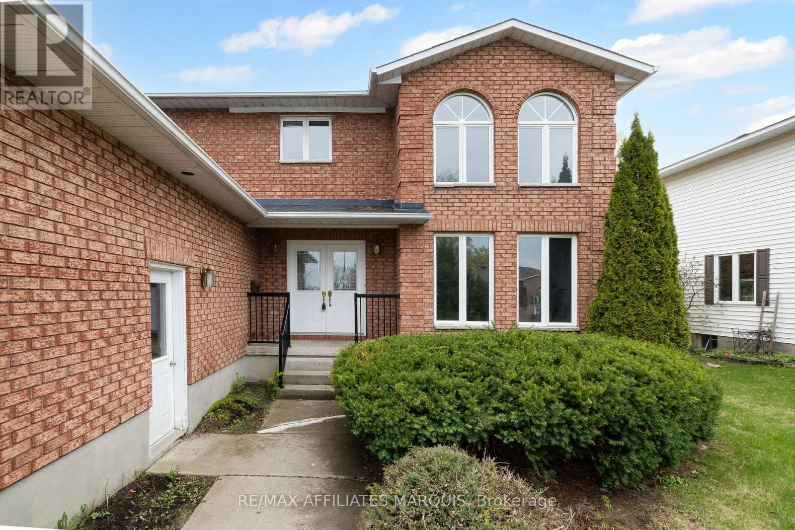 15 DAVIS DRIVE