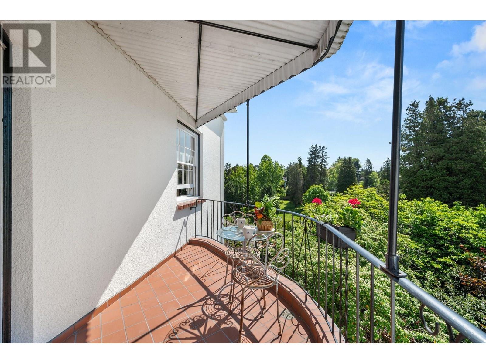 307 2890 POINT GREY ROAD