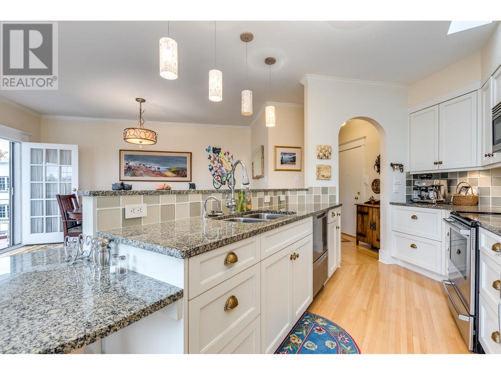 307 2890 POINT GREY ROAD