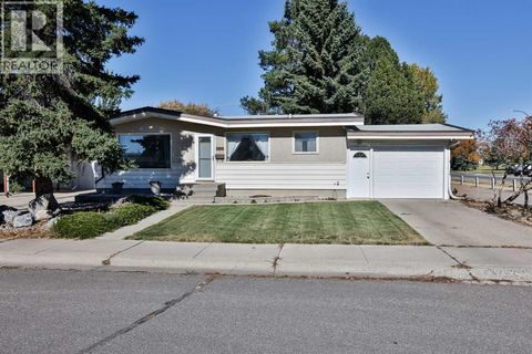 2727 7a Avenue N Lethbridge AB T1H1A5