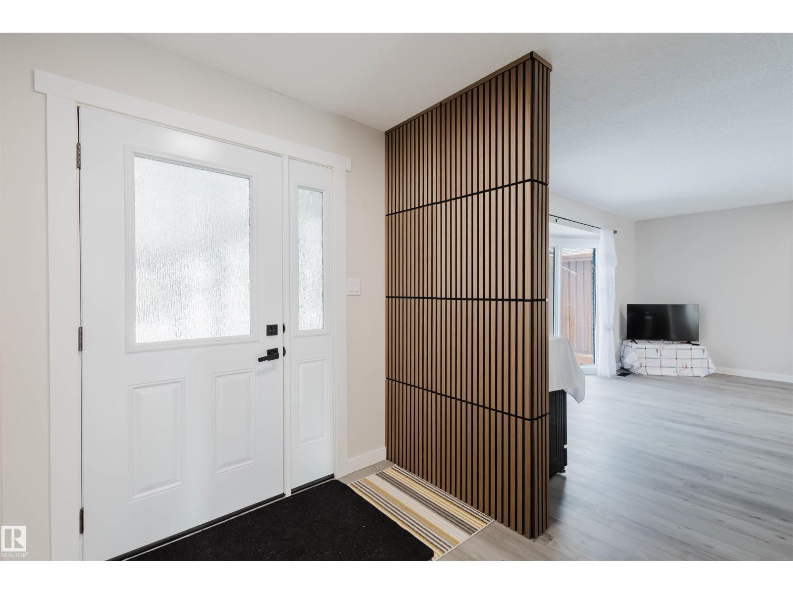 10423 35 AV NW