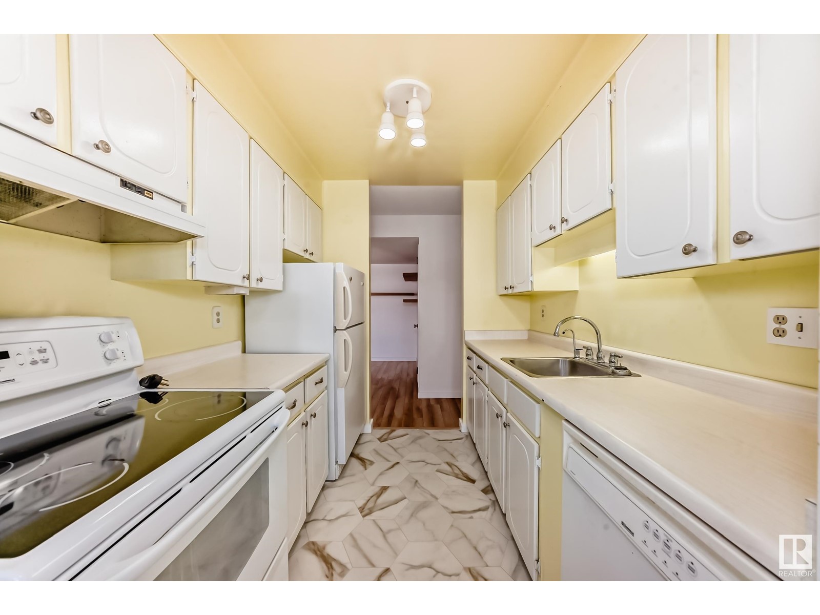 #301 11415 41 AV NW