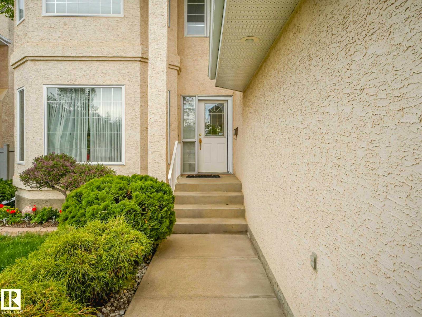 11568 15 AV NW