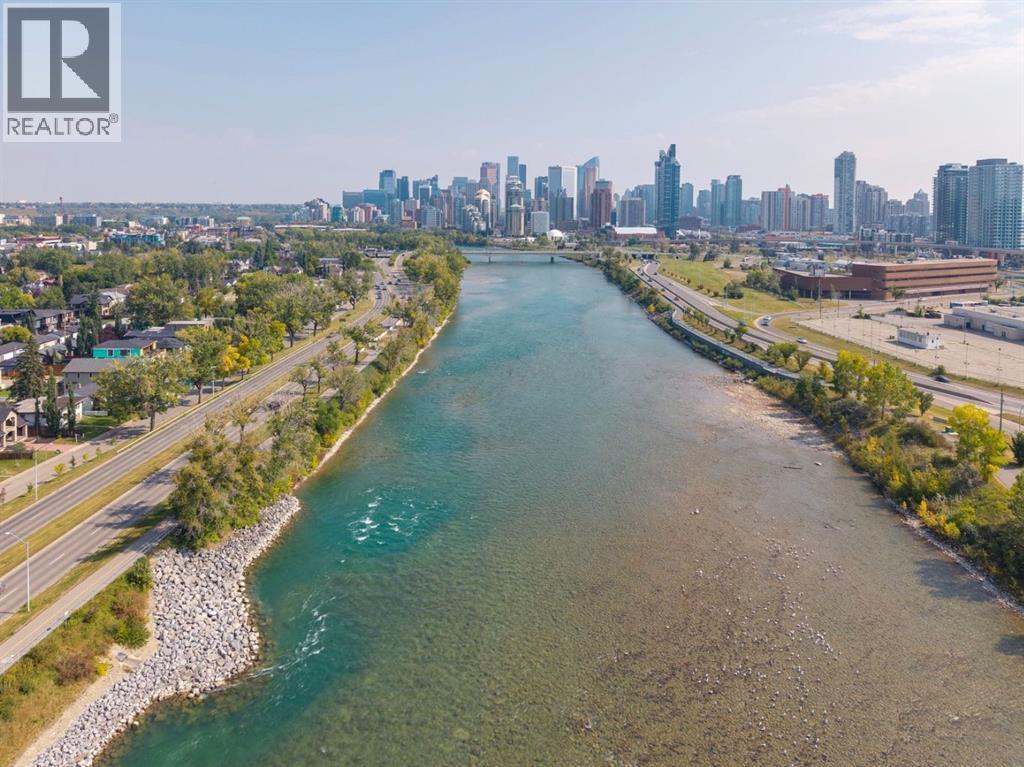 1727 Bowness Road NW