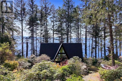 2734 Seaside Dr Sooke BC V9Z1G7