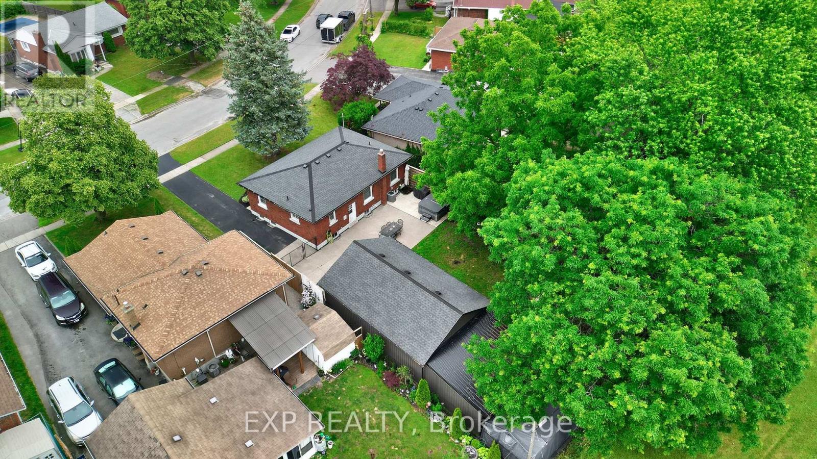 7589 WILSON CRESCENT