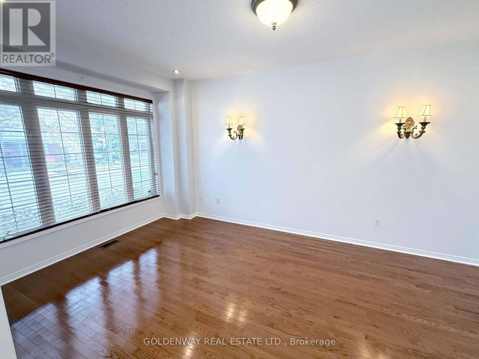 10 BERTRAM EARNSHAW DRIVE