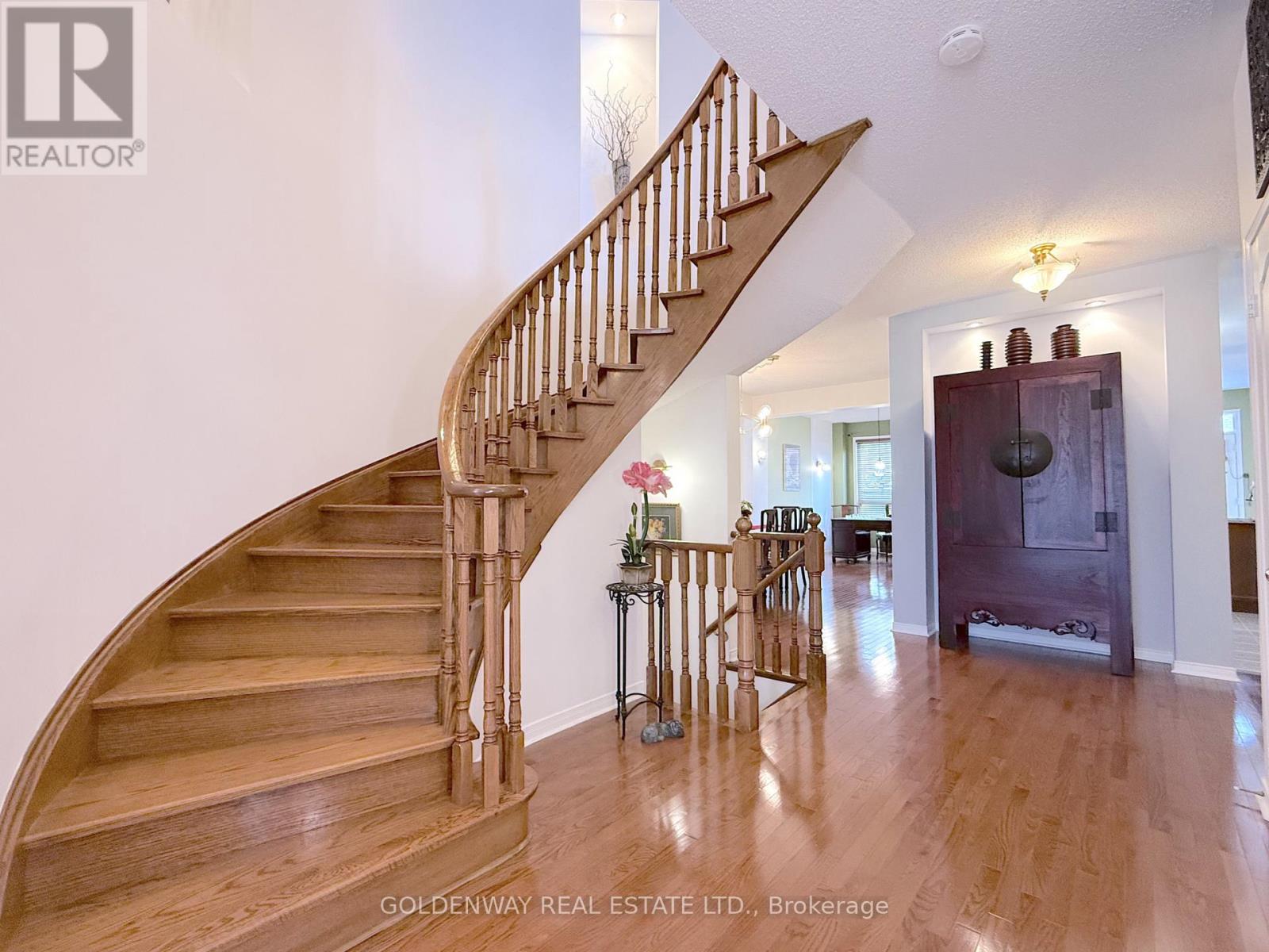 10 BERTRAM EARNSHAW DRIVE