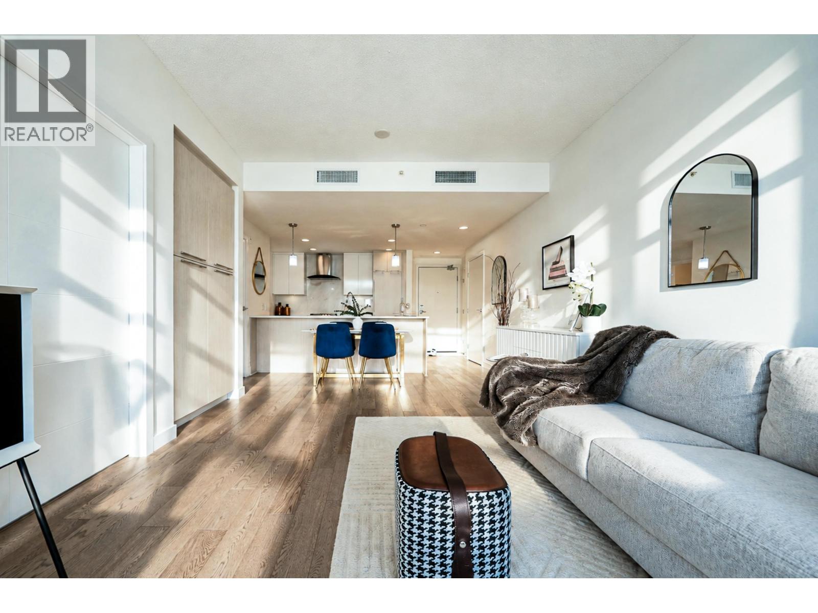 304 4963 CAMBIE STREET