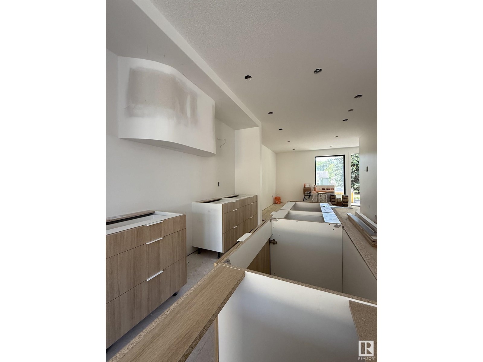 7540 80 AV NW NW