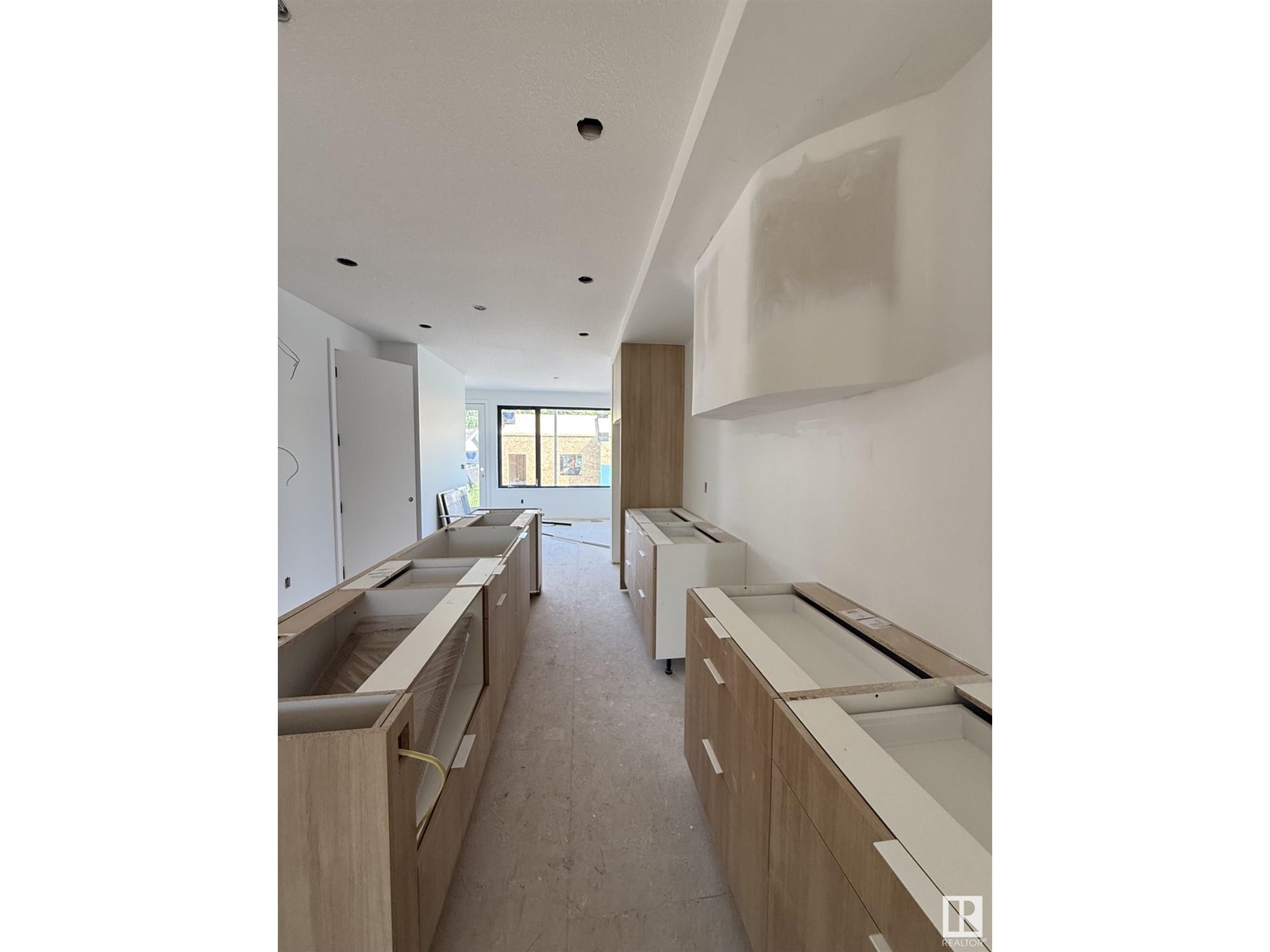 7540 80 AV NW NW