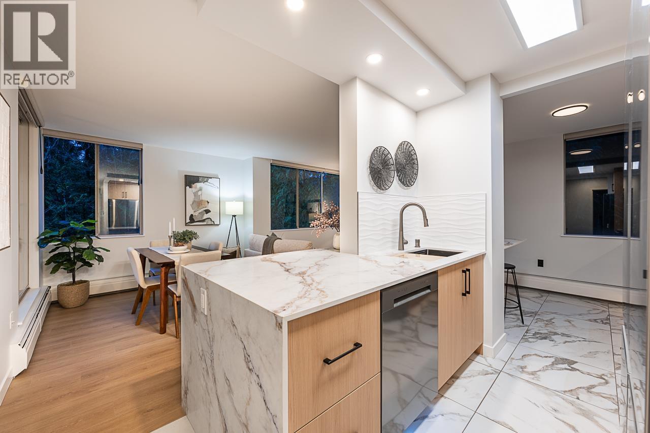 608 2004 FULLERTON AVENUE