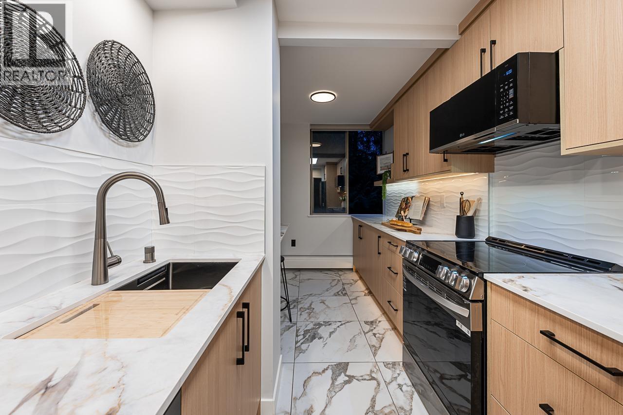 608 2004 FULLERTON AVENUE