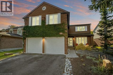 166 WESTVALE Drive Waterloo ON N2T1C2