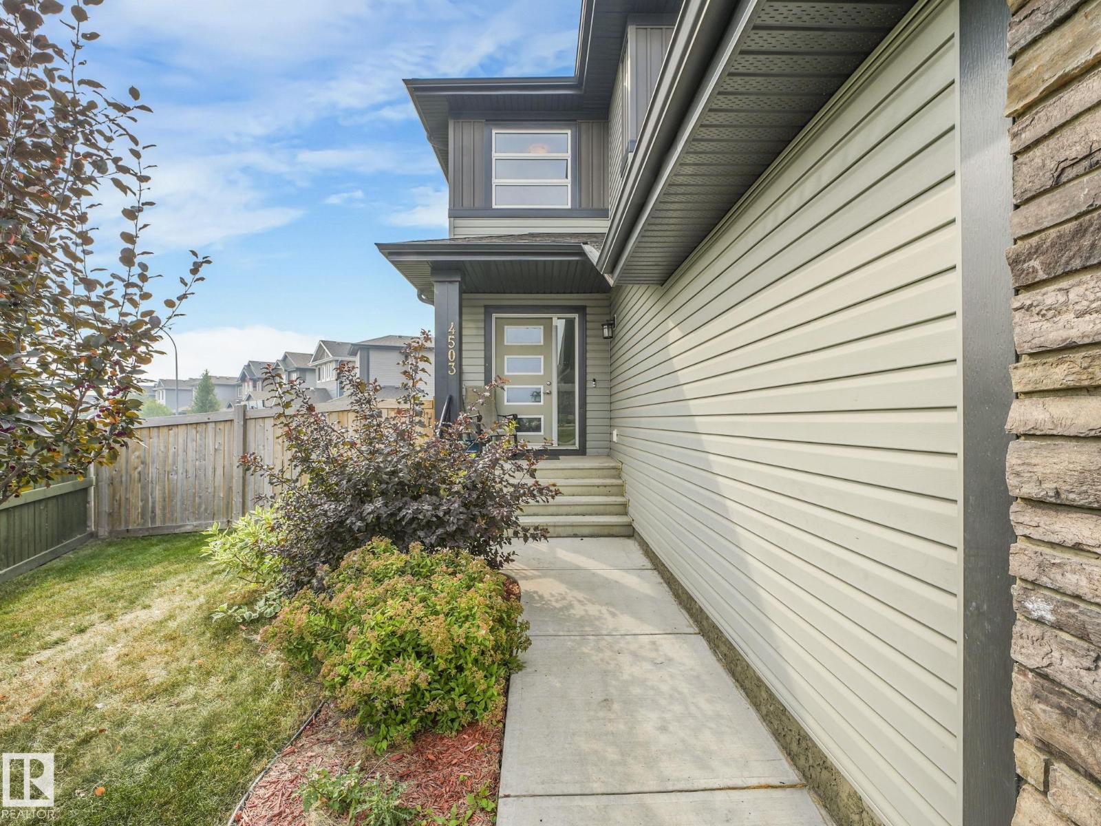 4503 126 AV NW