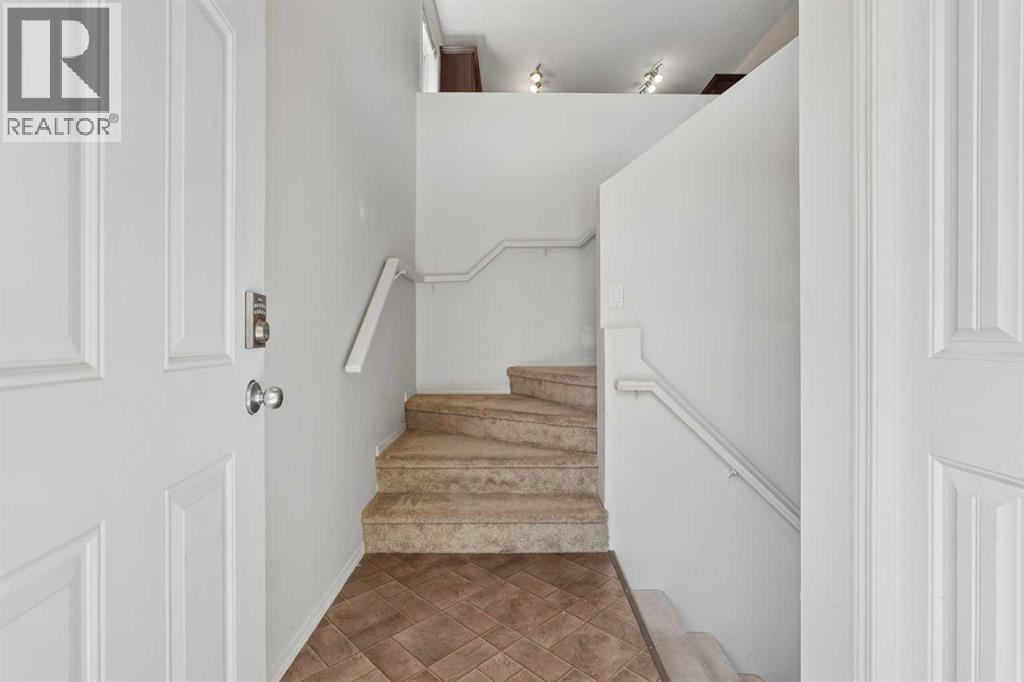 136 Mt Sundance Crescent W