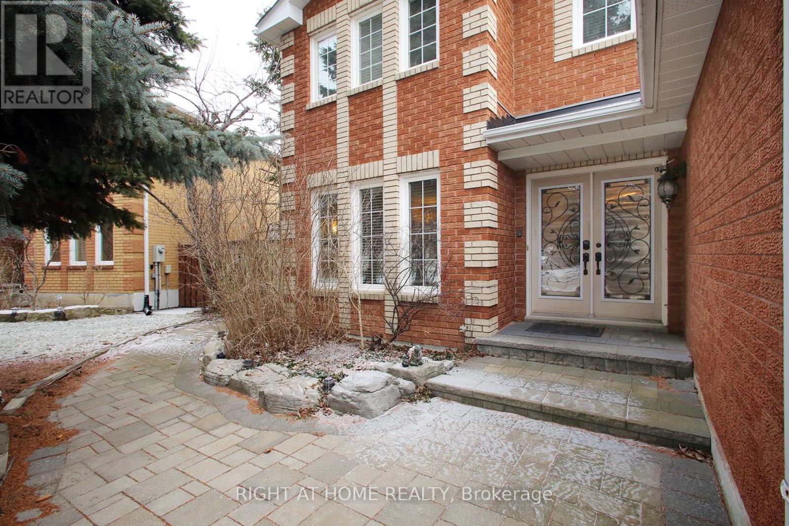 6 COLDSTREAM CRESCENT