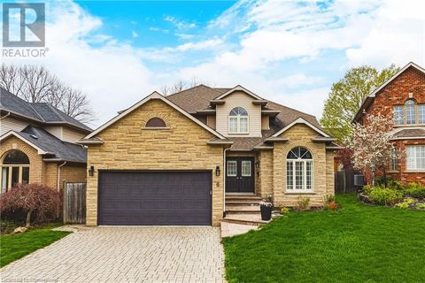 6 WINDMILL Place Dundas ON L9M6V9