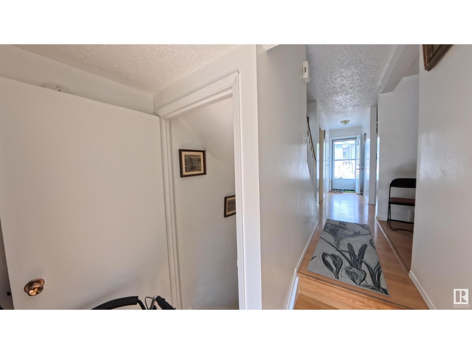 3122 142 AV NW