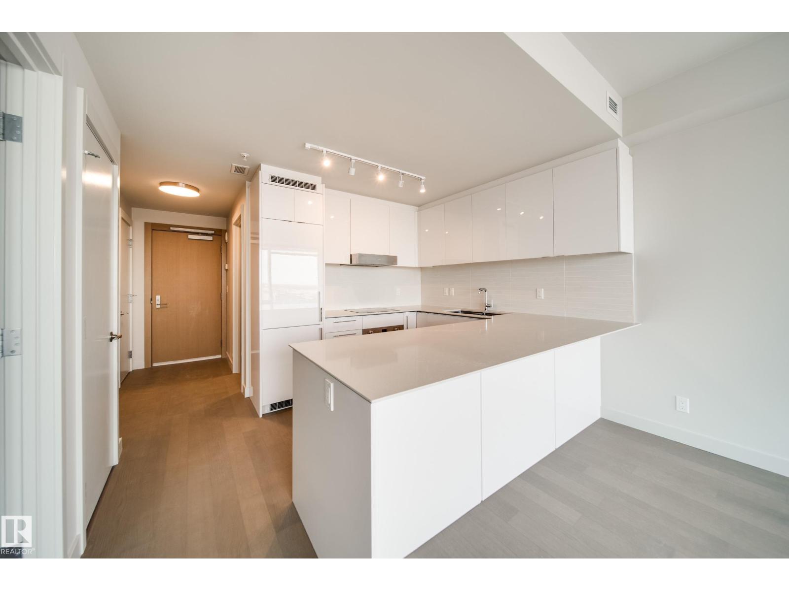 #2502 10360 102 ST NW