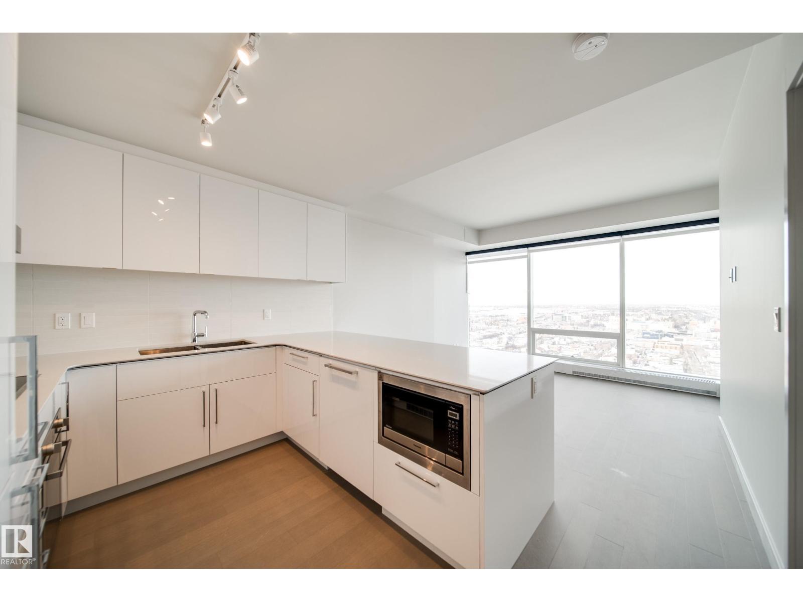 #2502 10360 102 ST NW