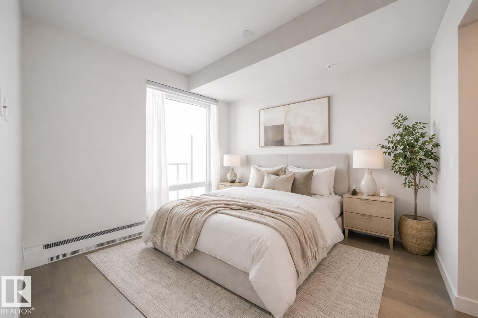 #2502 10360 102 ST NW