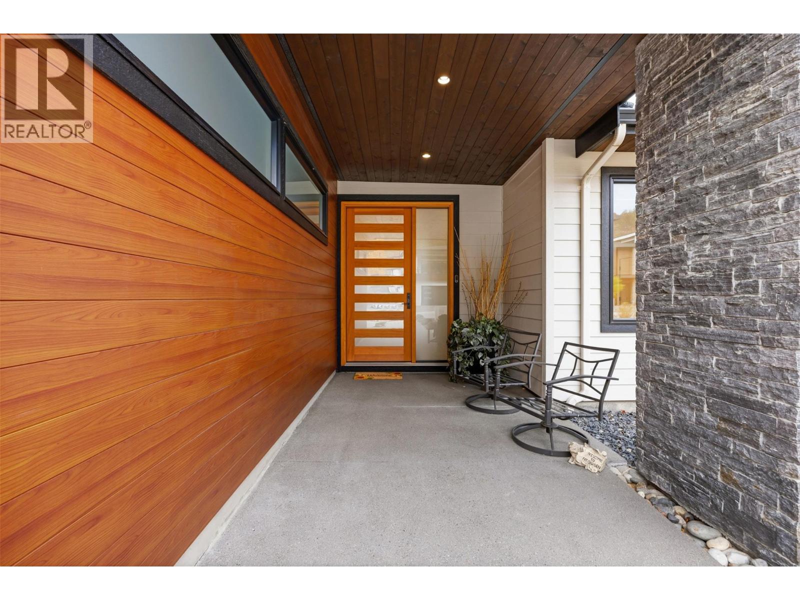 9438 Ledgestone Road