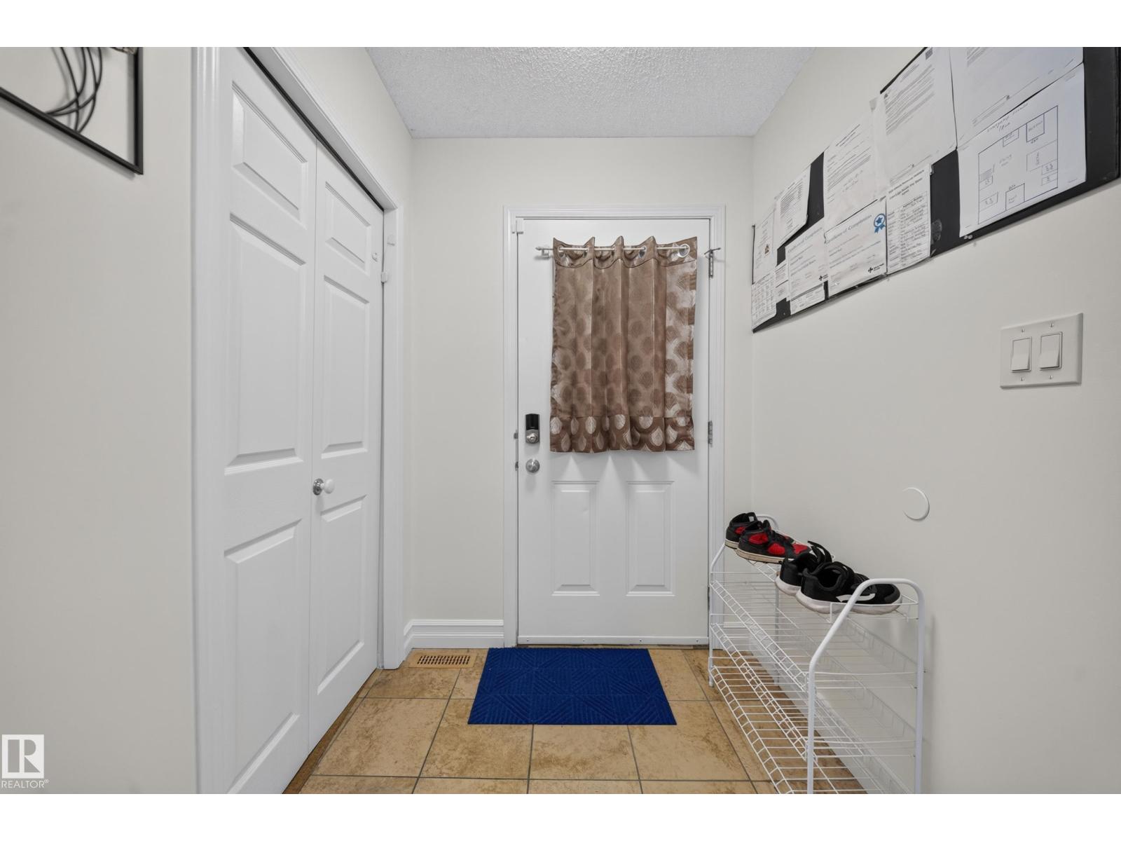 #4 4350 23 ST NW