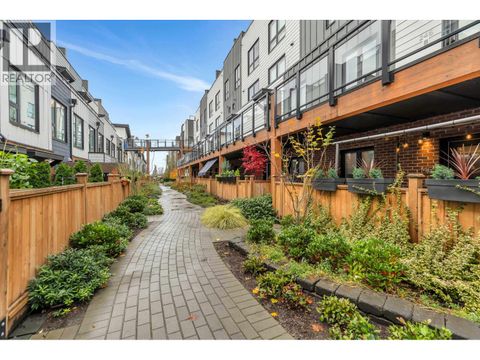 #146 545 E 2ND STREET North Vancouver BC V7L1E1
