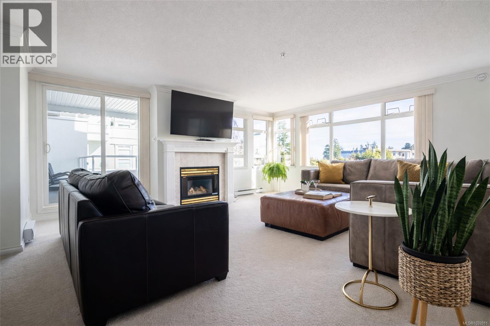 306 5110 Cordova Bay Rd