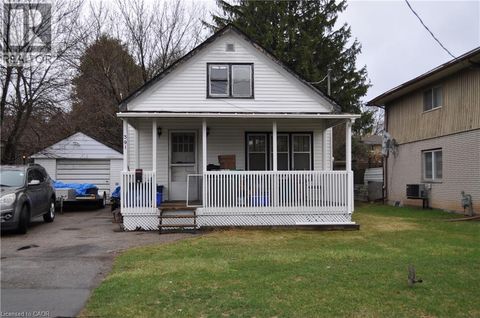 391 LAWRENCE Avenue Kitchener ON N2M1Y7