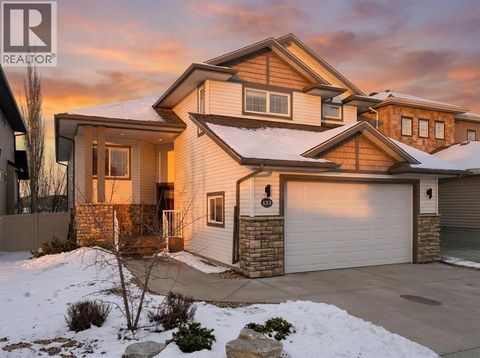 152 Vincent Close Red Deer AB T4R0H8