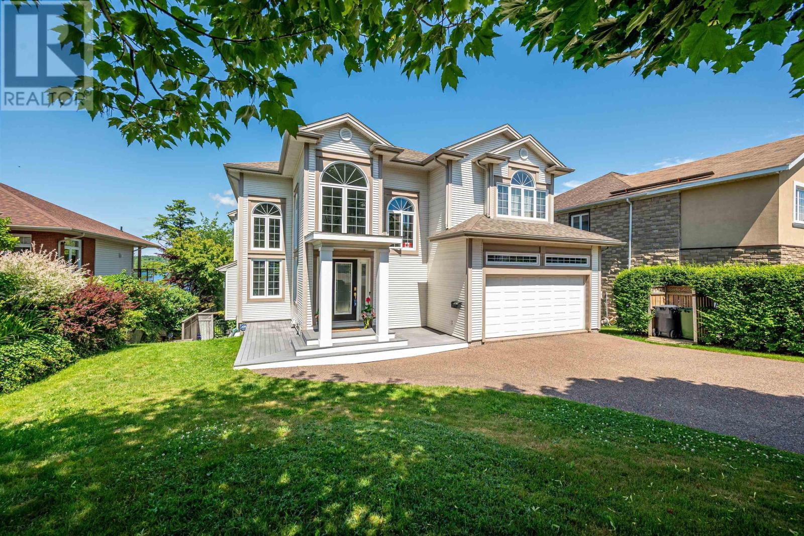 73 Lakeshore Park Terrace