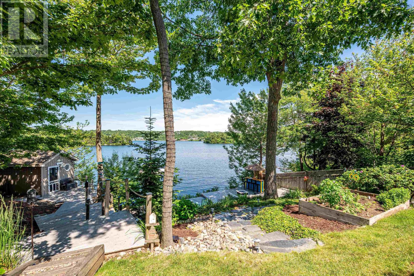 73 Lakeshore Park Terrace