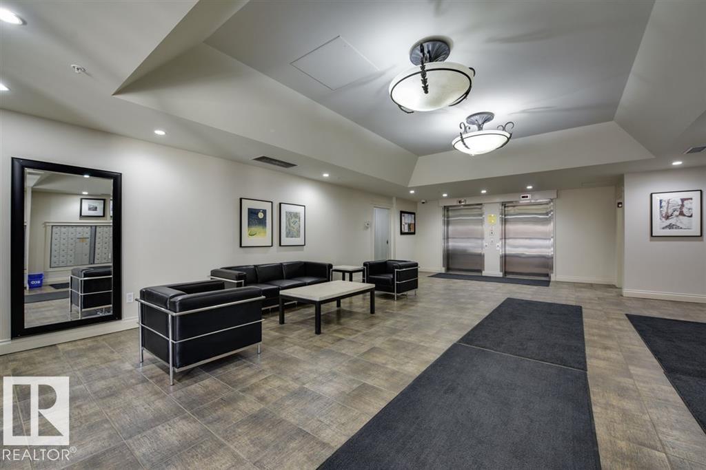 #1704 10180 104 ST NW