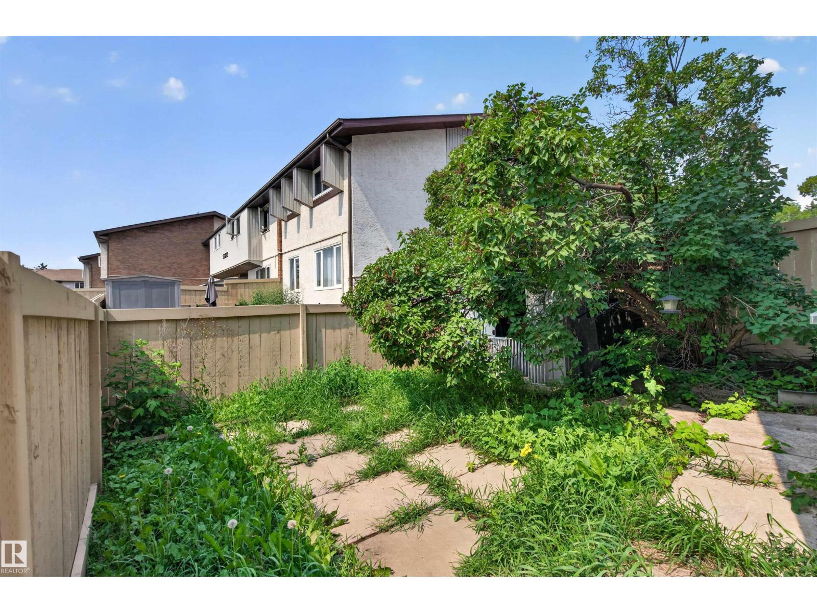 #12 14120 80 ST NW