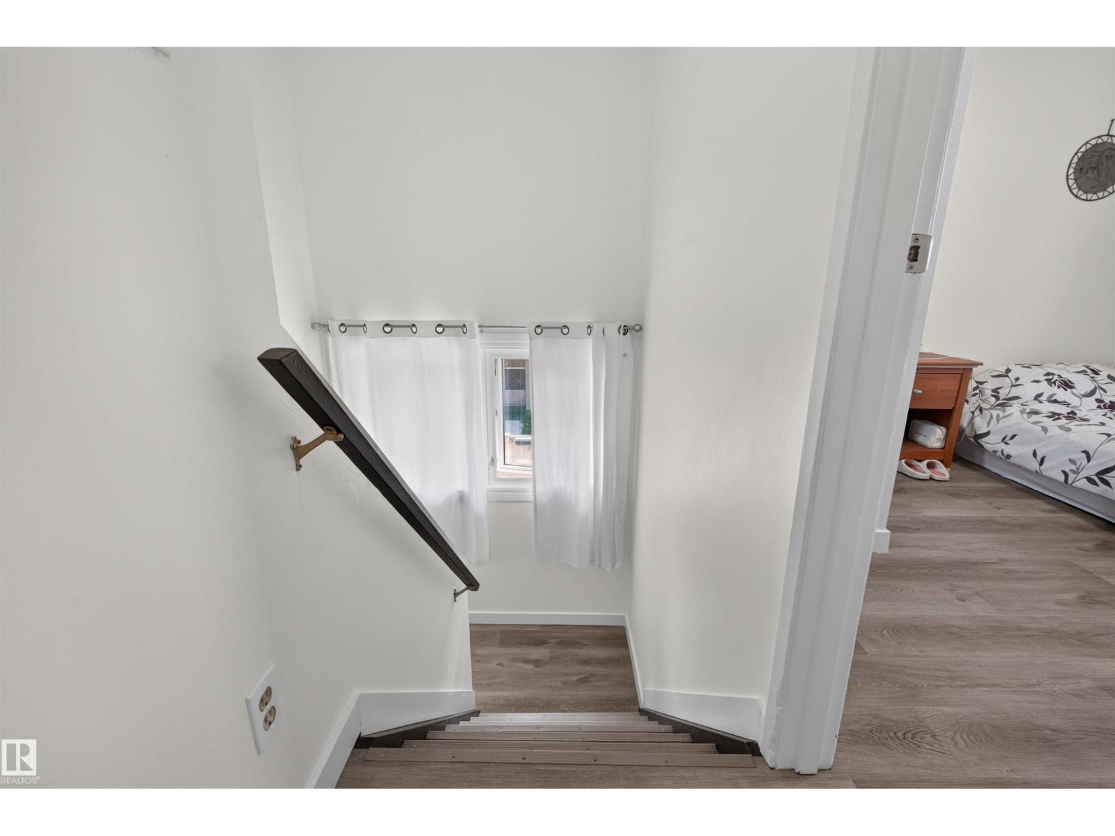 #12 14120 80 ST NW