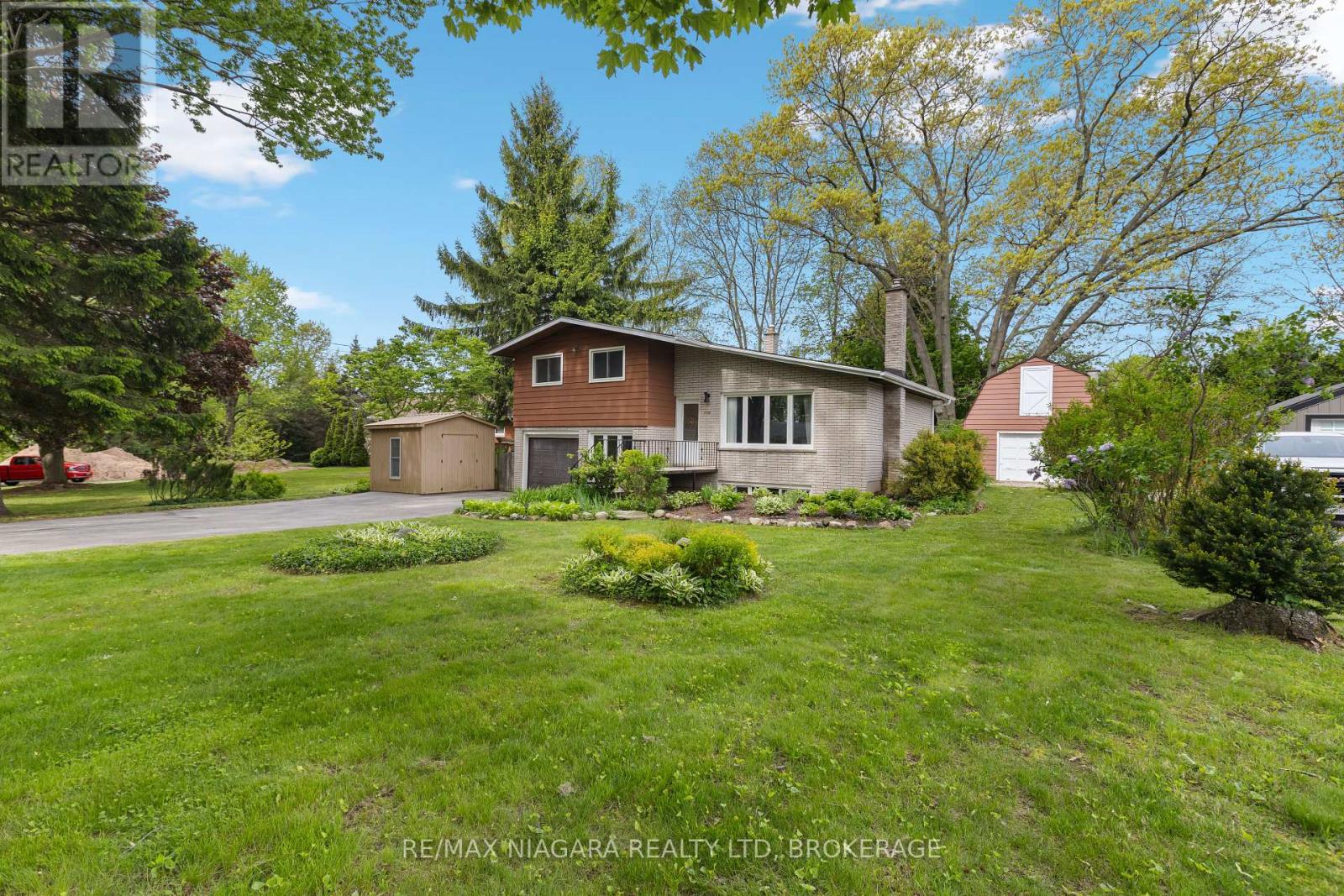1176 SUNSET DRIVE