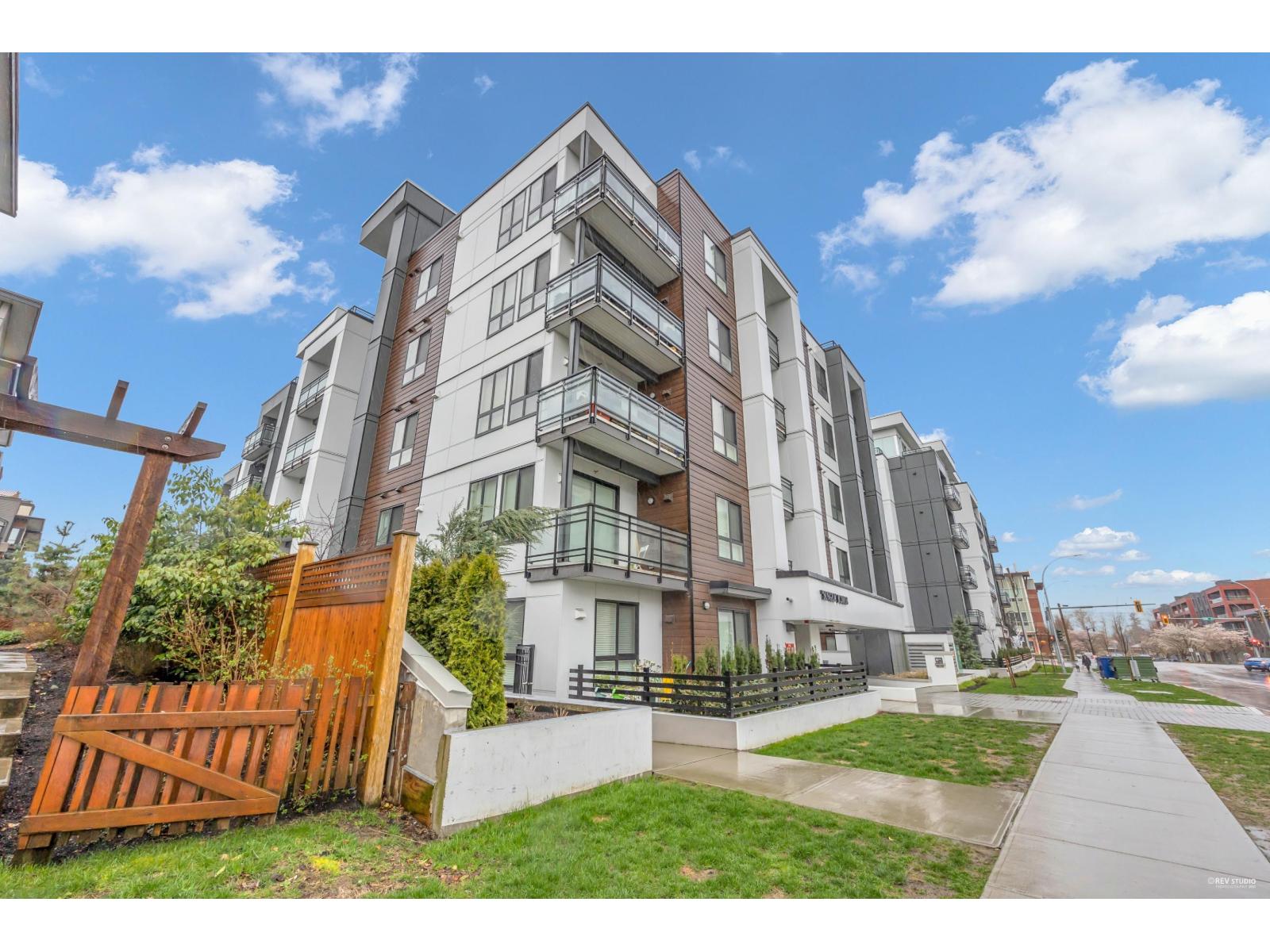 B211 20838 78B AVENUE