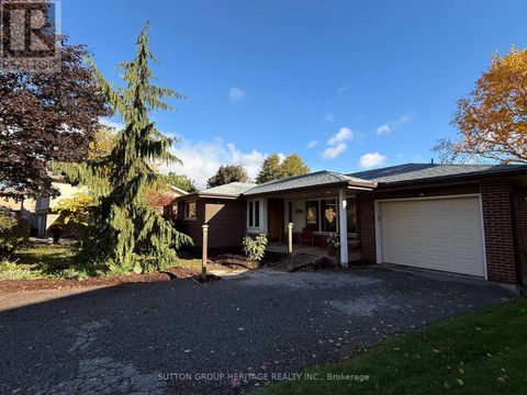 253 FAIRLAWN COURT Oshawa (McLaughlin) ON L1J4R1