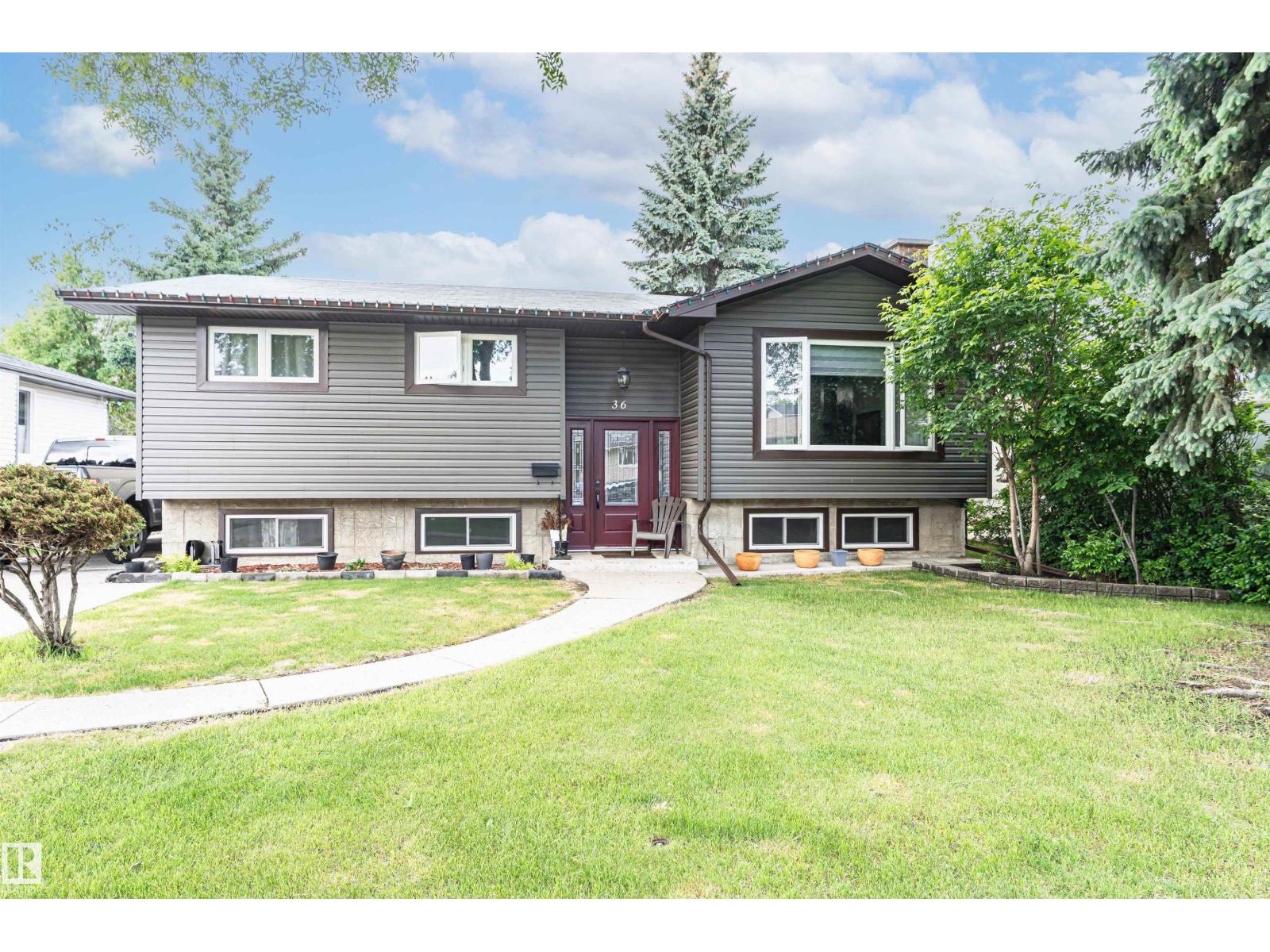 36 GREENWOOD WY