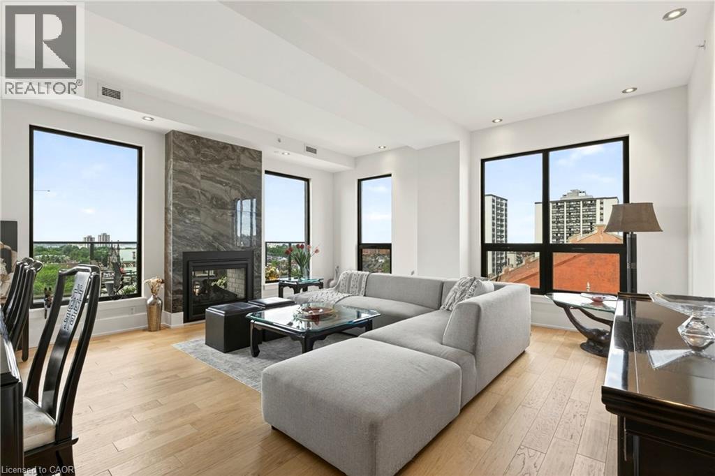181 JAMES Street N Unit# 807