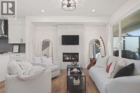 104 Crestridge Common SW Calgary AB T3B6J5